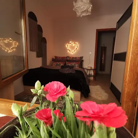 بيت ضيافة Neoclassical On Ground Floor With A Garden And Private Parking Space 3*