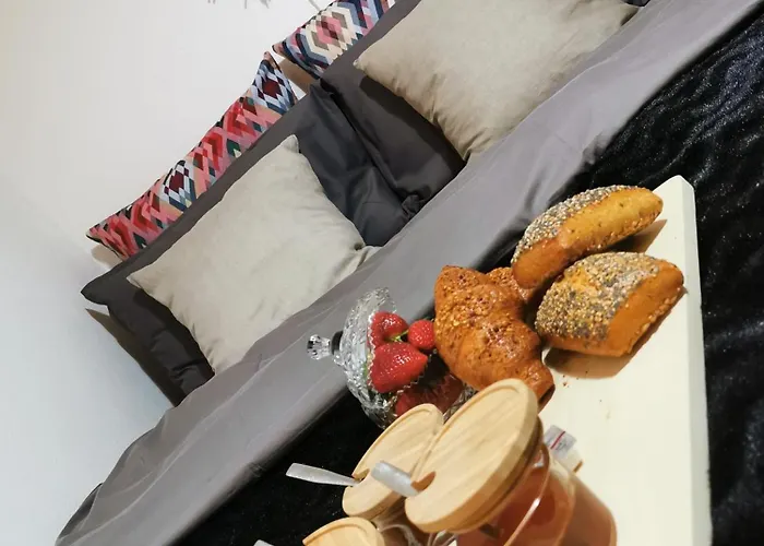 Neoclassical On Ground Floor With A Garden And Private Parking Space 3*